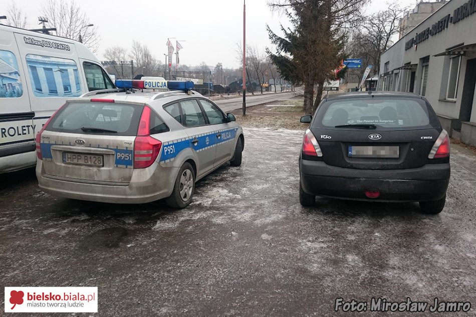 Najechała na radiowóz - foto