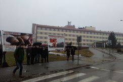 Pikieta anytyaborcyjna przed szpitalem