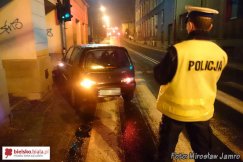 Zderzenie aut: poszkodowany ratownik - foto