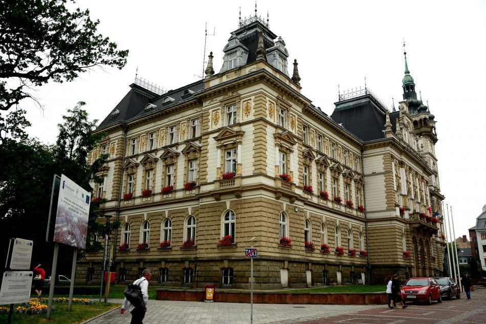 W Ratuszu zarobią więcej?