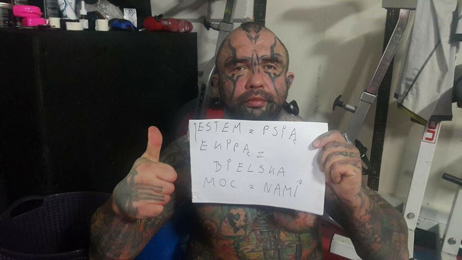 Znani w obronie bielskich wolontariuszy