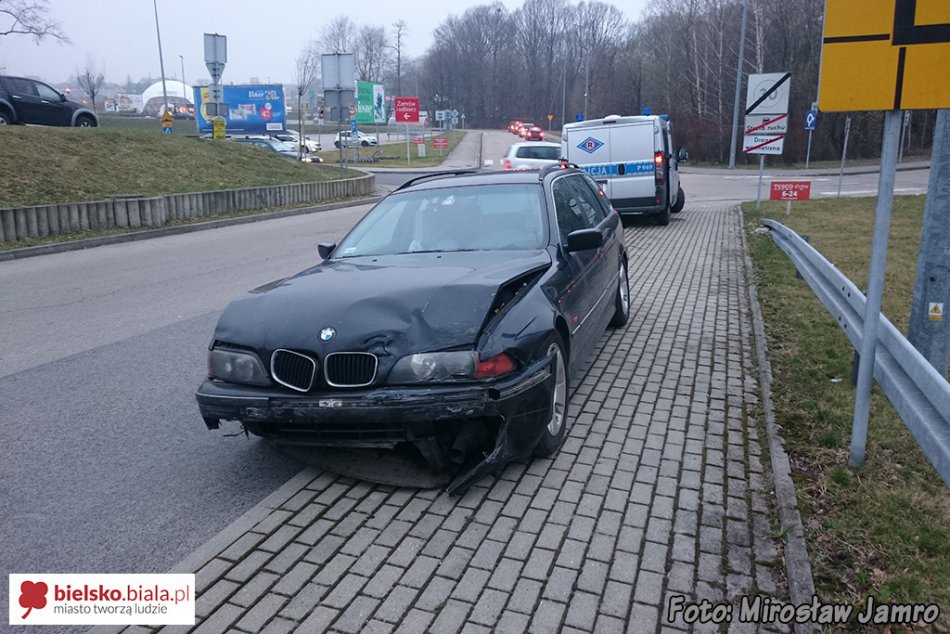 Zderzenie obok parkingu Tesco - foto