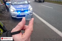 Uderzyła autem w barierę - foto