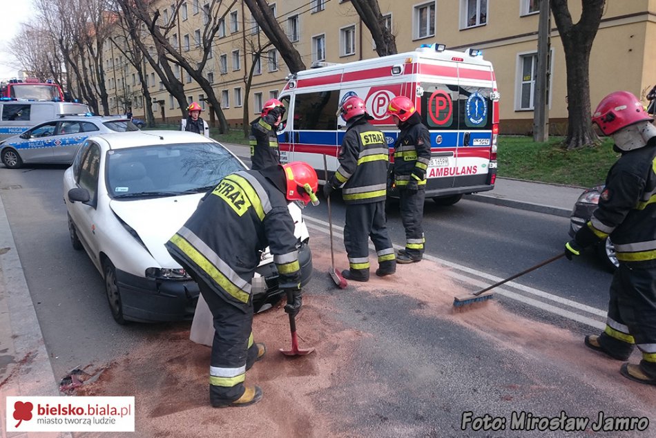Zderzenie trzech aut na PCK - foto