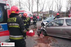 Czołowe zderzenie na Leszczyńskiej - foto