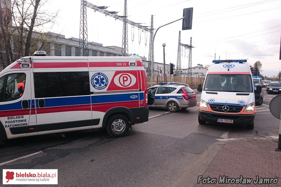Walczą o życie kierowcy - foto