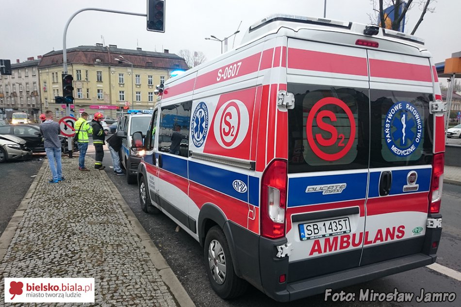 Zderzenie na żółtym - foto