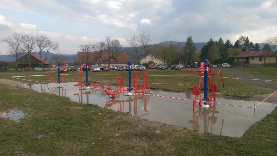 Nowy basen na lotnisku - foto