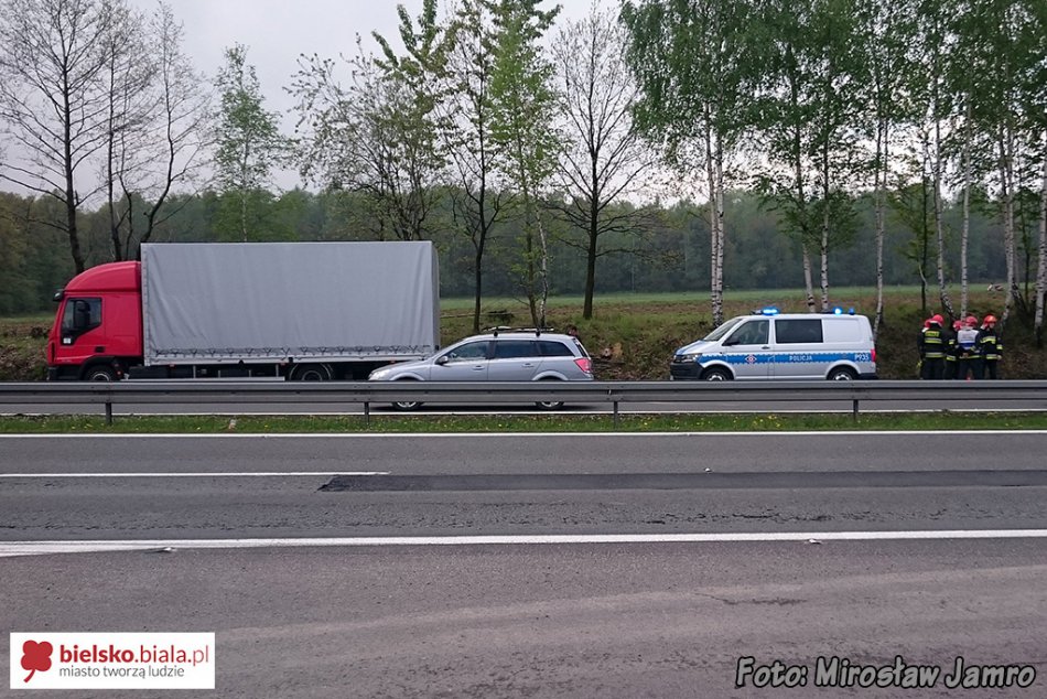 Podczas jazdy spadła z motocykla - foto