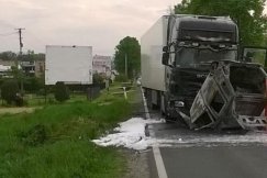Kierowca spłonął w samochodzie - foto
