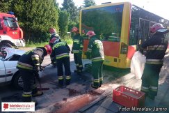 Uderzyła w autobus MZK - foto