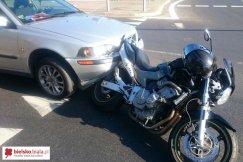 Najechała na motocykl - foto