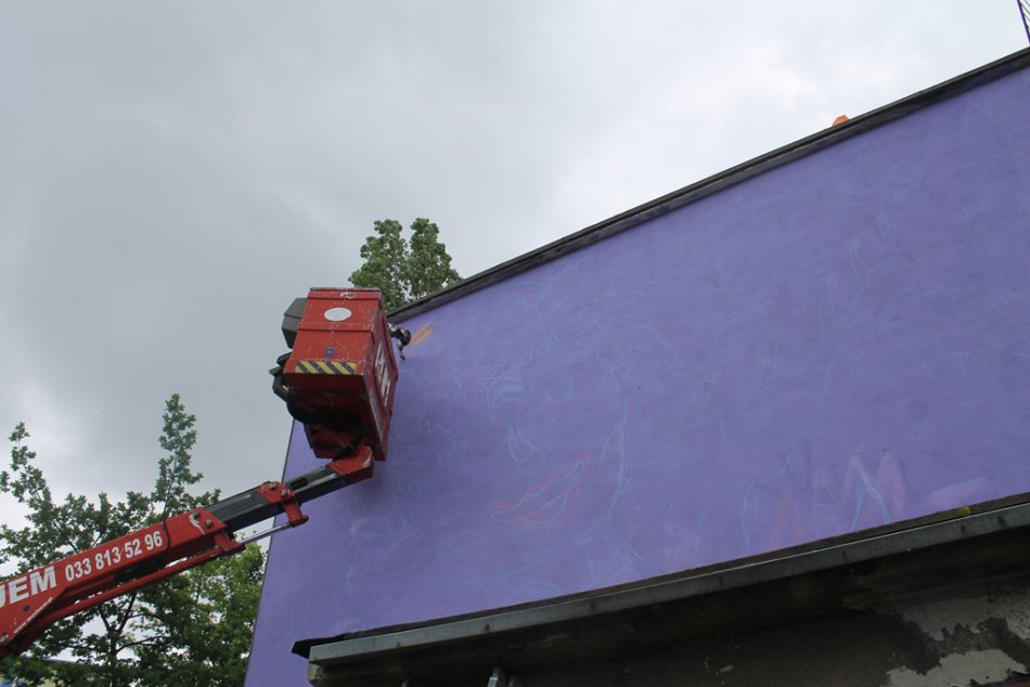 Hiszpanie malują nam nowy mural - foto