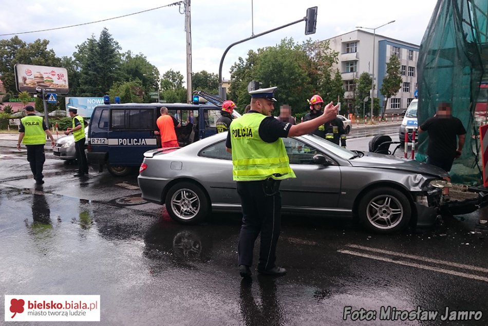 Zderzenie aut na Piłsudskiego - foto