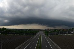 Alarm meteo: będzie grzmiało i wiało
