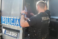 Dotkliwe pobicie na przystanku