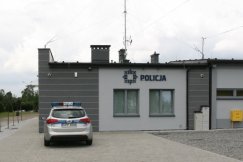 Siedmiu policjantów w nowym posterunku
