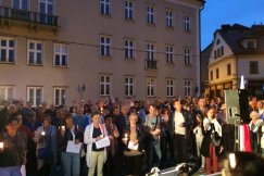 Protest przed sądem wspólnie z bohaterami
