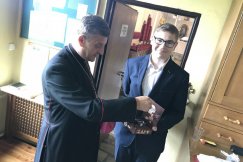 Biskup pojechał na wieś - foto