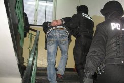 Kompletnie pijani okradli kasę kolejki