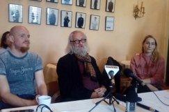 Prowokacja i skandal na początek