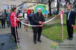 Uradowany prezydent na nowym boisku - foto