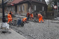 Na Sobieskiego układają kostkę - foto