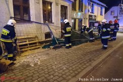 Uwaga na spadające dachówki! - foto