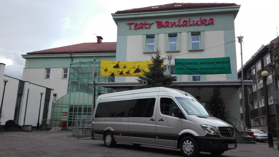 Aktorzy pojadą na występy nowym mercedesem