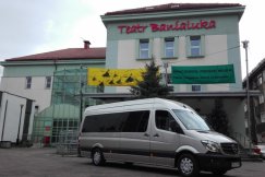 Aktorzy pojadą na występy nowym mercedesem