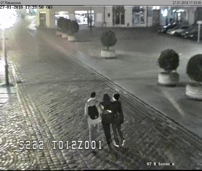 Strażnicy pomogli nietrzeźwym nastolatkom - foto