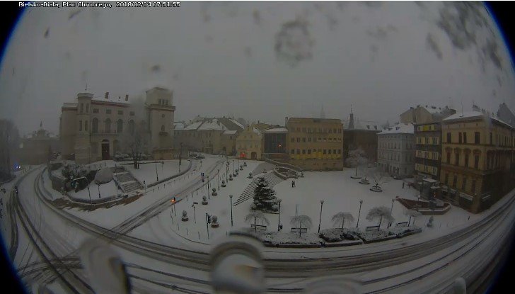 Zima zaskoczyła drogowców. Zasypane ulice - foto