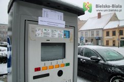 Parkingowi znikną z ulic. Wracamy do parkomatów