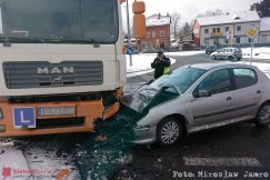 Potężny dzwon na Partyzantów. Zderzenie z "elką" - foto
