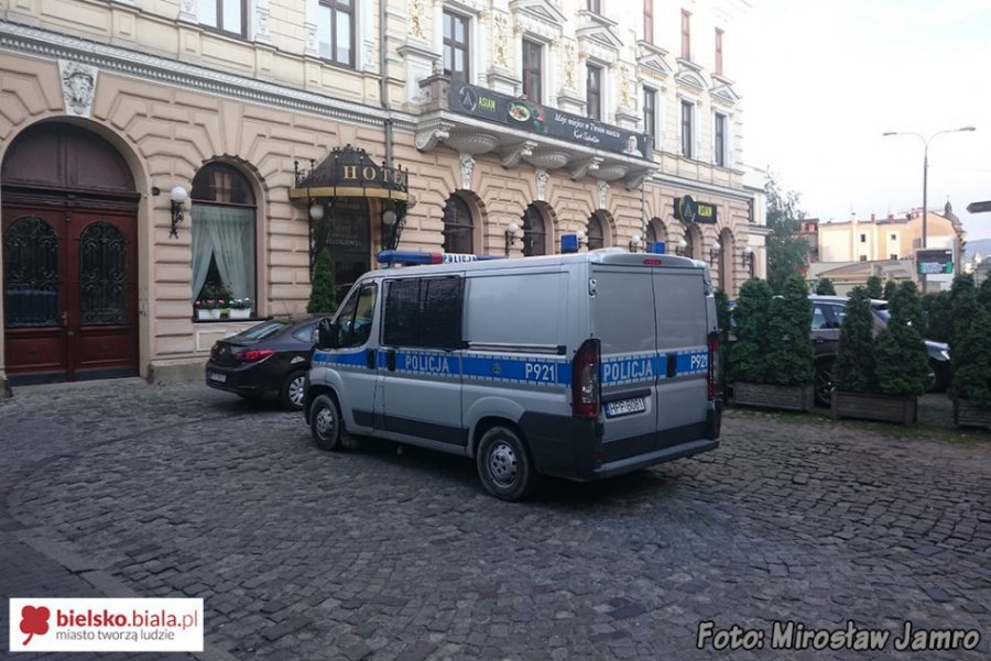 Palił w hotelowym oknie. Wypadł z "Presidenta"