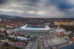 Loża prezydencka na stadionie czeka na gości