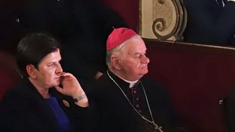 Beata Szydło dziękuje bielskiemu biskupowi - foto