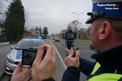 Aż 800 zł mandatu! Brawurowy rajd saaba w kierunku Żywca