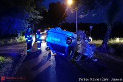 Uwaga, remont drogi. Dachowanie podczas omijania słupków - foto
