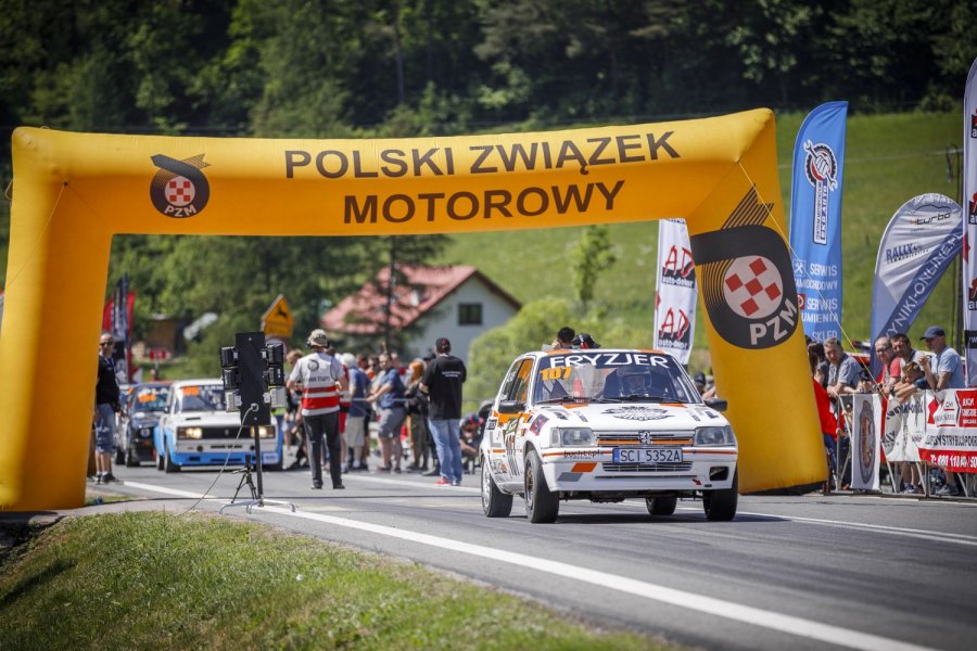 Bielski kierowca nie zwalnia. Zwariowane wyścigi w górach