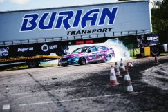 Pokazy driftu i zapach spalonej benzyny pod Dębowcem
