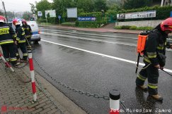 Zdemolowała dwa słupki. Policja ostrzega kierowców! - foto