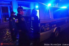 Zostawił pustak na środku drogi. Na szczęście, był monitoring - foto