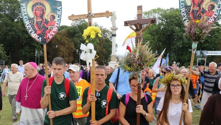 Bielscy pielgrzymi ruszyli na Jasną Górą. Pielgrzymka z atrakcjami