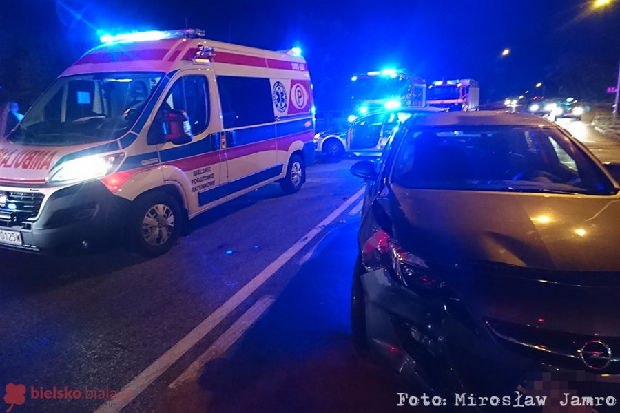 Znów to Rondo Solidarności. Obaj wjechali na zielonym? - foto