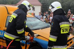 Na ratunek zakleszczonemu kierowcy. Atrakcyjny festyn w Grodźcu - film