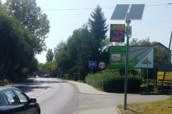 Monitor prędkości na Wyzwolenia. Rotacyjnie zmienia miejsce pomiaru