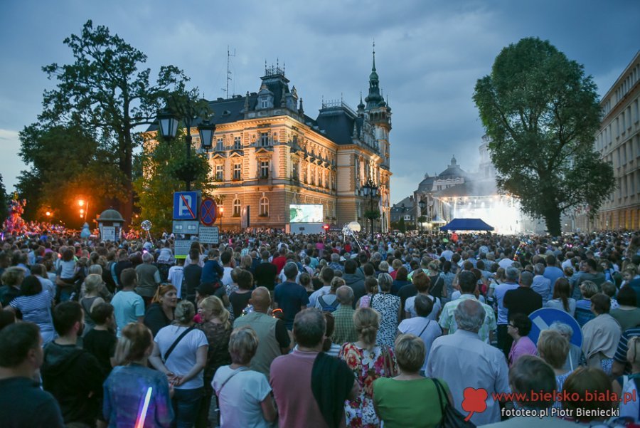 Koniec pierwszej debaty kandydatów. Czas na kulturę!