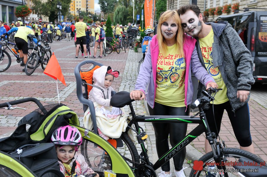 Wielka kolumna rowerzystów wyruszyła z Bielska-Białej - foto