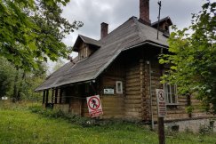 Umierająca leśniczówka w Lipniku czeka na ratunek
